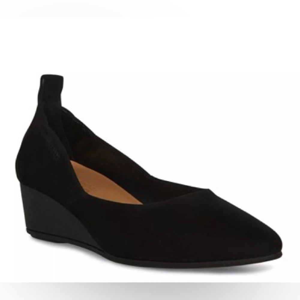 Blondo Etta Waterproof Wedge Pump in Black Nubuck Leather